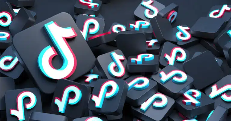 23 tipů odborníků na TikTok pro virální úspěch v roce 2025